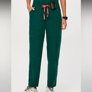 FIGS NWT
women's Forest Green 23-Pocket - Barrel Scrub Pants